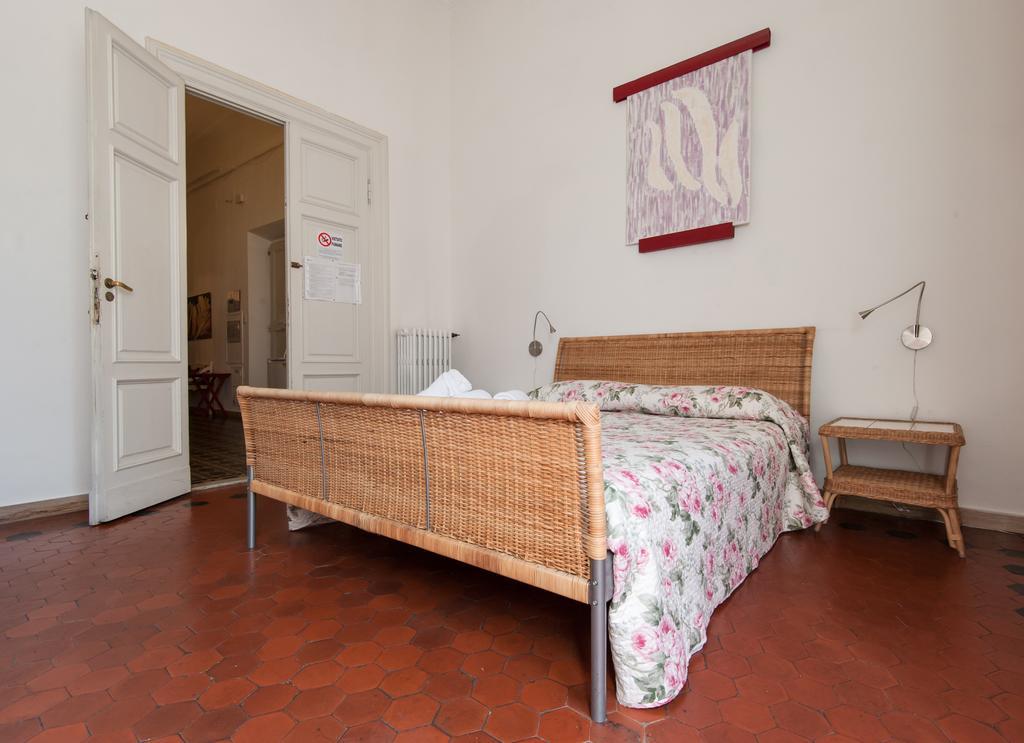 B&B 5 Sensi Florens Rum bild